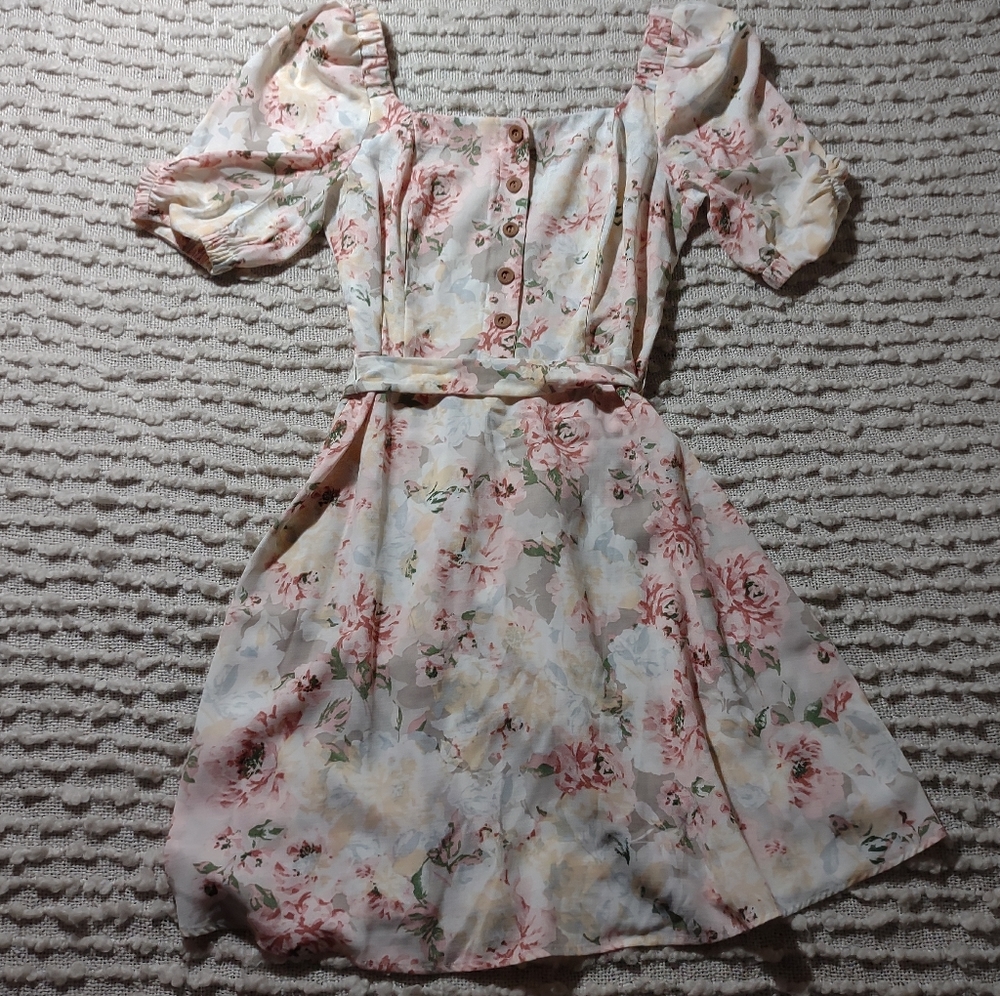 Floral puff sleeve dress